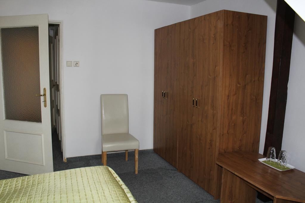 Hotel U Apostola Jevicko Exterior photo